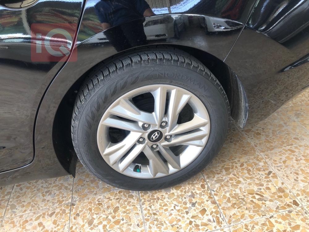 هیوندای ئەلەنترا
